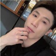 Profesor de chino ayuda a estudiantes de todas las edades a aprender chino en distintos niveles